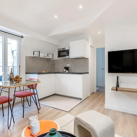 B6d 2pers Wagram 1bedroom Ternes With Ac Appartement