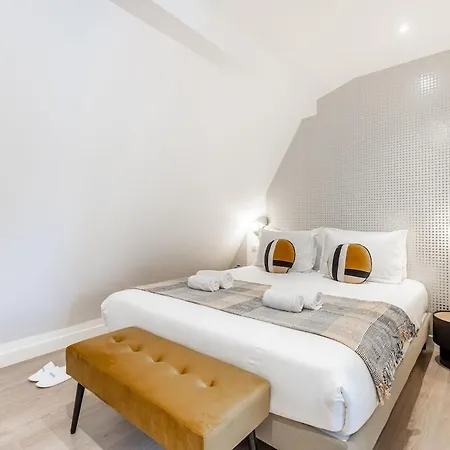 B6d 2pers Wagram 1bedroom Ternes With Ac Appartement